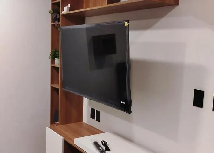 Modern Private Loft Metro Nearby Practical