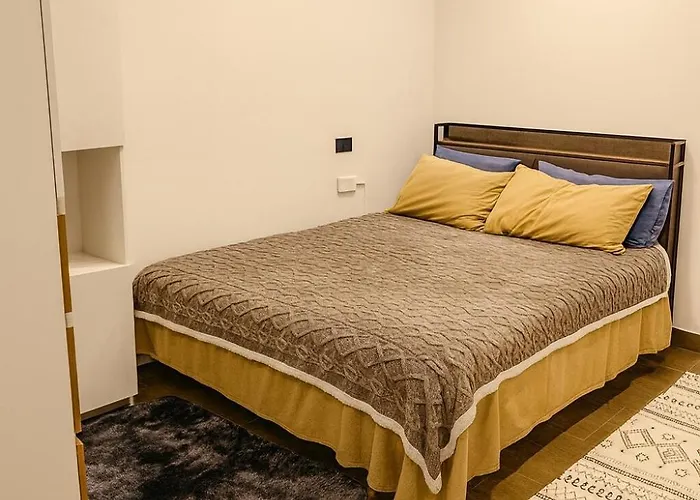 Modern Private Loft Metro Nearby Practical