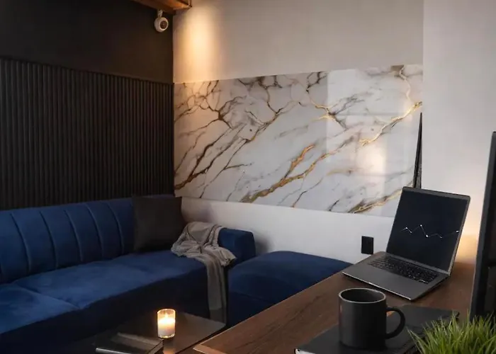 Modern Private Loft Metro Nearby Practical Apartment